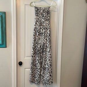 She + Sky boutique brand. Size small romper.